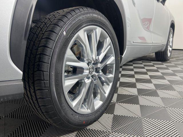used 2023 Toyota Highlander car, priced at $39,880