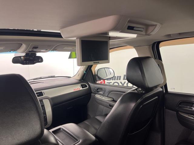 used 2007 Chevrolet Avalanche car, priced at $9,400