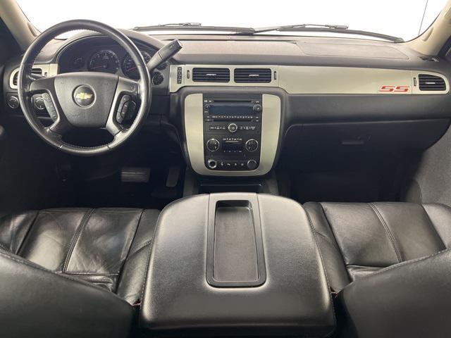 used 2007 Chevrolet Avalanche car, priced at $9,400