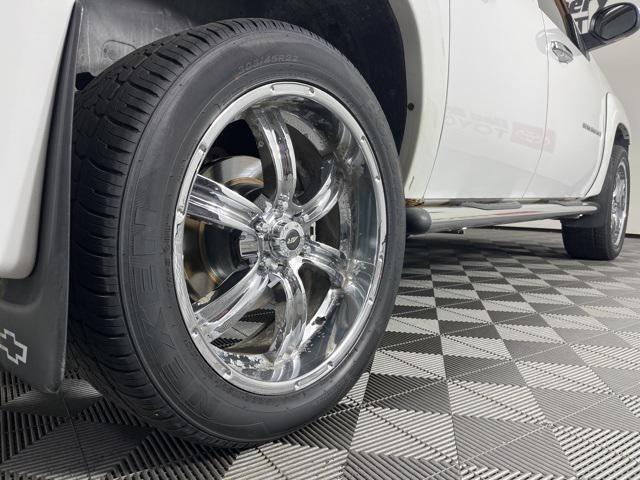 used 2007 Chevrolet Avalanche car, priced at $9,400