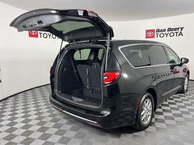 used 2025 Chrysler Pacifica car, priced at $36,344