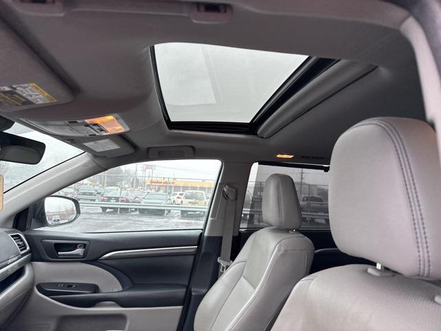 used 2018 Toyota Highlander car, priced at $23,400