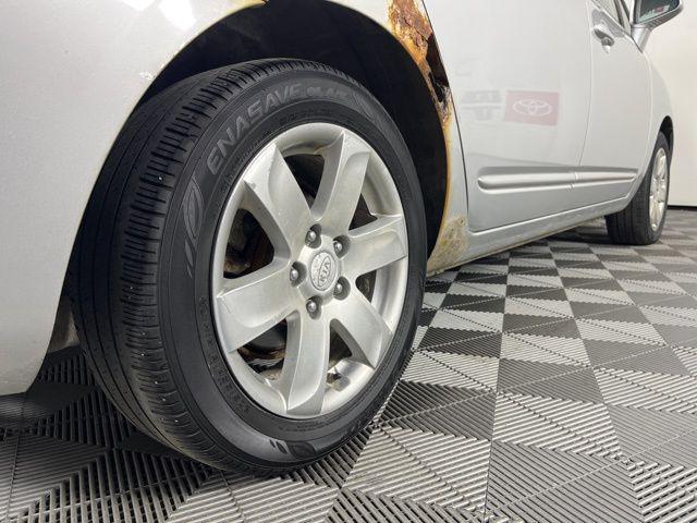 used 2008 Kia Rondo car, priced at $3,800