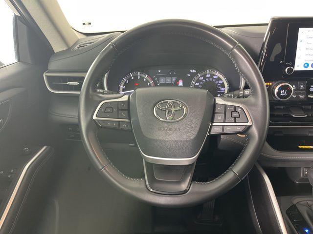used 2024 Toyota Highlander car, priced at $39,519
