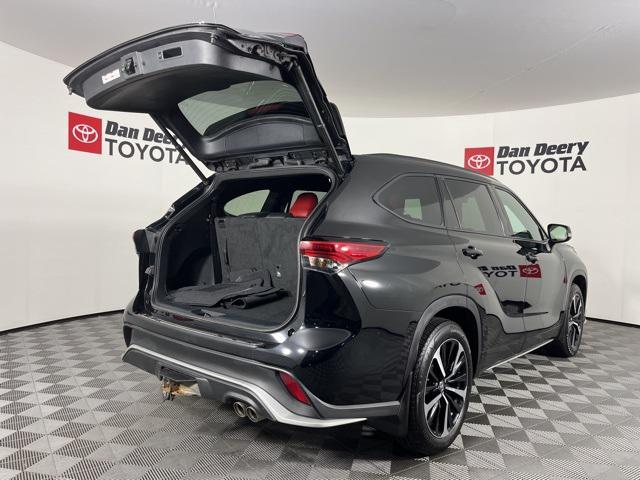 used 2021 Toyota Highlander car, priced at $32,500