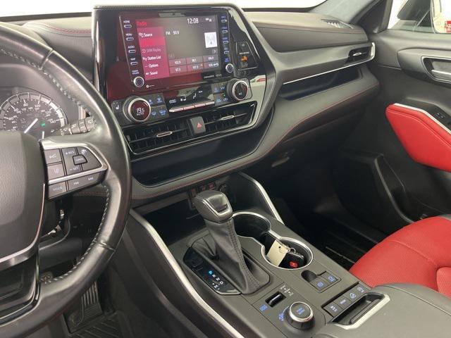 used 2021 Toyota Highlander car, priced at $32,500