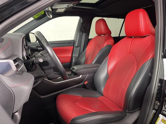 used 2021 Toyota Highlander car, priced at $32,500