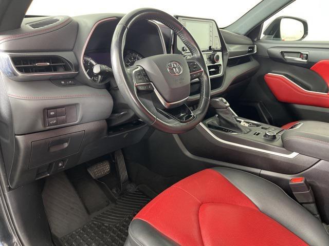 used 2021 Toyota Highlander car, priced at $32,500