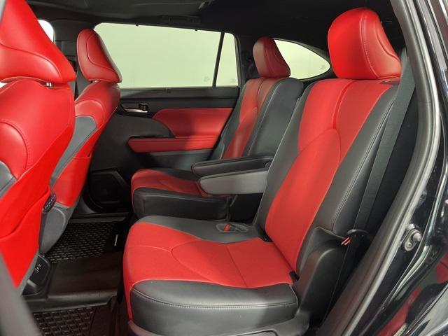 used 2021 Toyota Highlander car, priced at $32,500