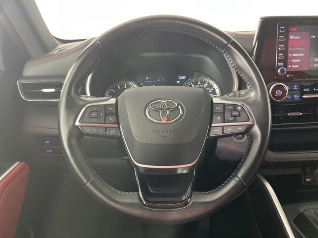 used 2021 Toyota Highlander car, priced at $32,500
