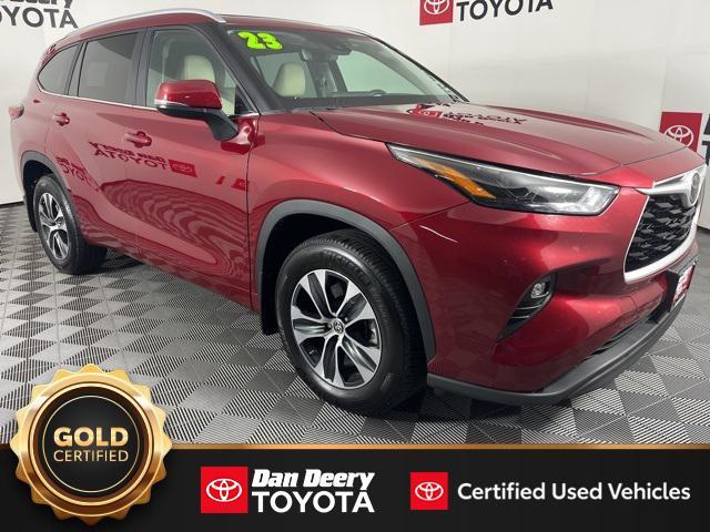 used 2023 Toyota Highlander car, priced at $36,809