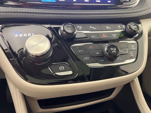 used 2022 Chrysler Pacifica Hybrid car, priced at $29,313