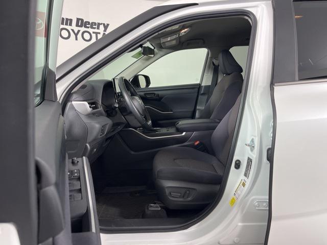 used 2023 Toyota Highlander car, priced at $31,977