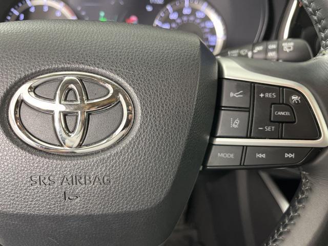 used 2023 Toyota Highlander car, priced at $31,977