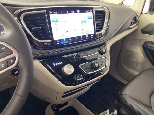 used 2024 Chrysler Pacifica Hybrid car, priced at $32,026