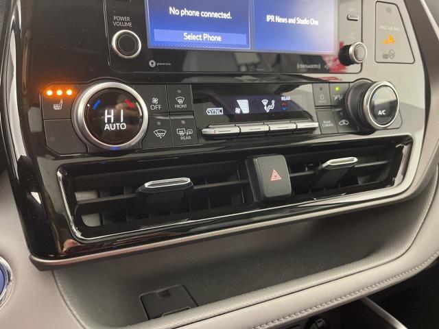 used 2022 Toyota Highlander Hybrid car, priced at $31,662