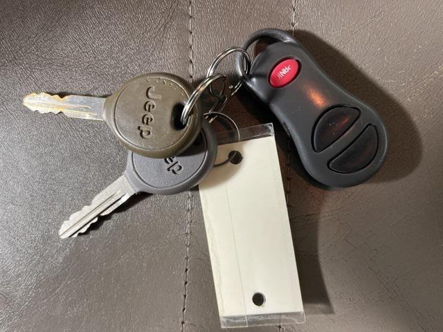 used 2004 Jeep Grand Cherokee car, priced at $2,500