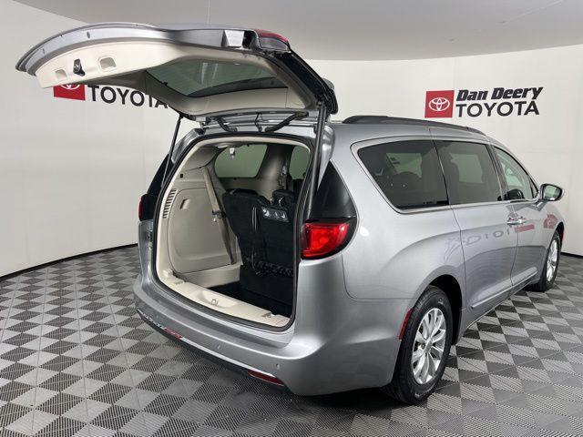 used 2017 Chrysler Pacifica car, priced at $15,287