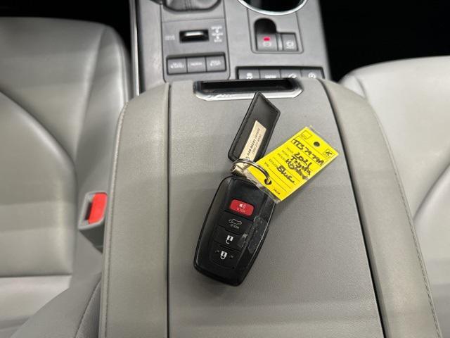 used 2021 Toyota Highlander car