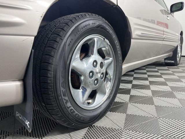 used 1998 Pontiac Bonneville car, priced at $2,995