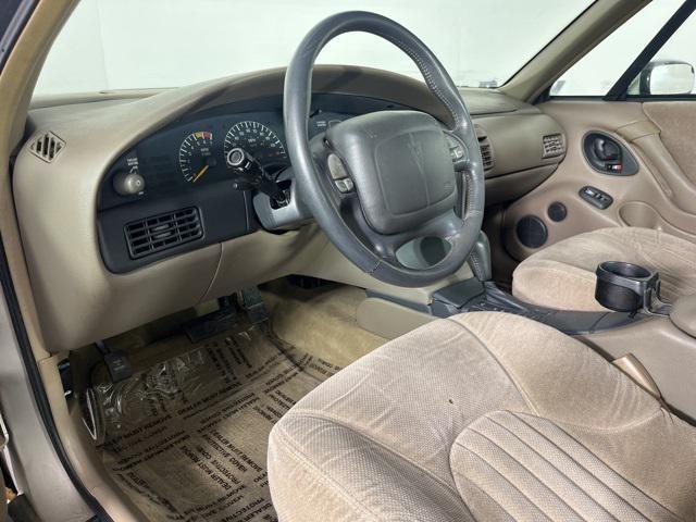 used 1998 Pontiac Bonneville car, priced at $2,995