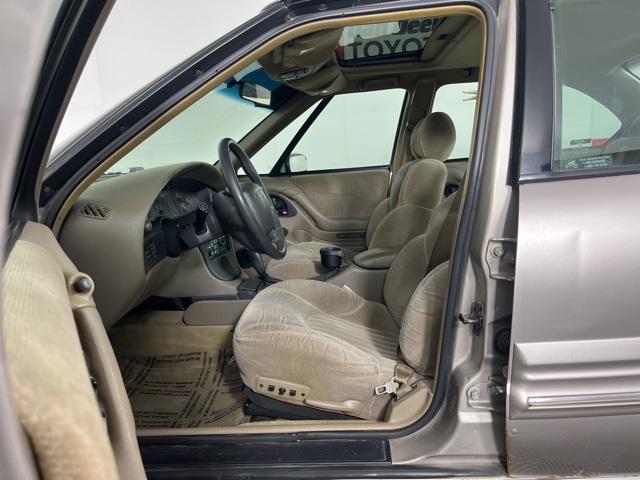 used 1998 Pontiac Bonneville car, priced at $2,995