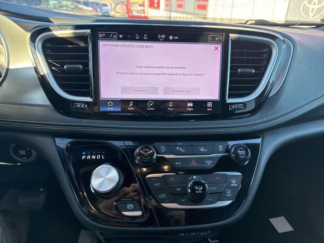used 2023 Chrysler Pacifica car, priced at $19,030