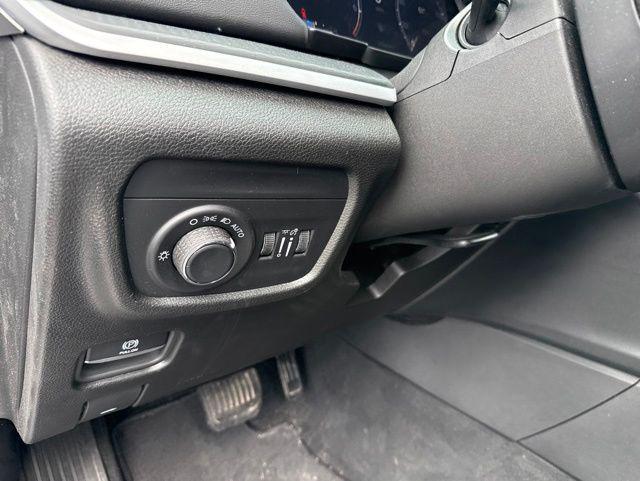 used 2024 Jeep Grand Cherokee car, priced at $27,806