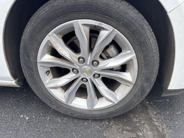 used 2023 Chevrolet Malibu car