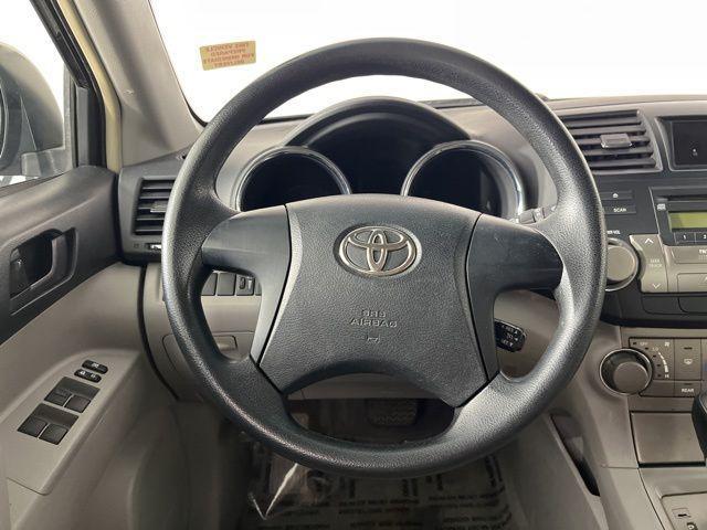 used 2008 Toyota Highlander car, priced at $5,500