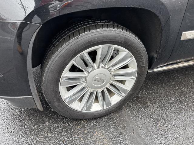 used 2018 Cadillac Escalade ESV car, priced at $35,800