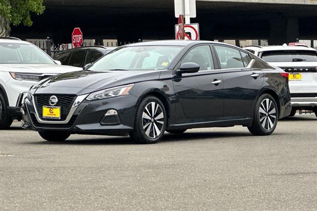 2022 Storm Blue Metallic Nissan Altima