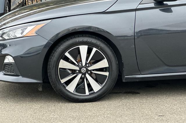 2022 Storm Blue Metallic Nissan Altima