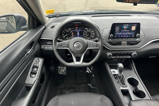 2022 Storm Blue Metallic Nissan Altima