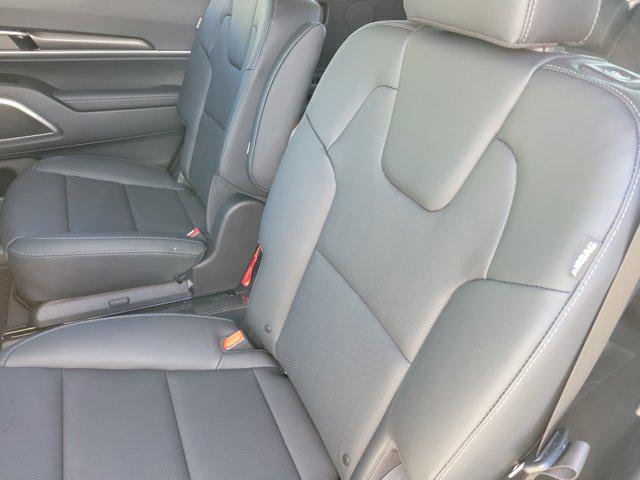 new 2025 Kia Telluride car, priced at $41,695