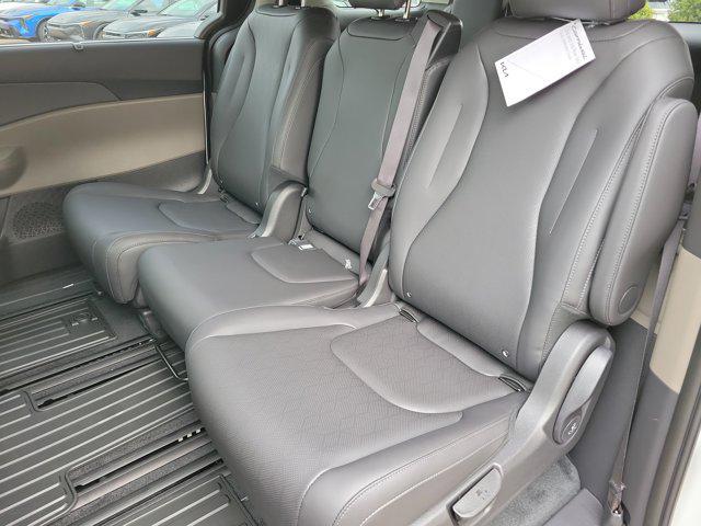 new 2026 Kia Carnival Hybrid car, priced at $46,680