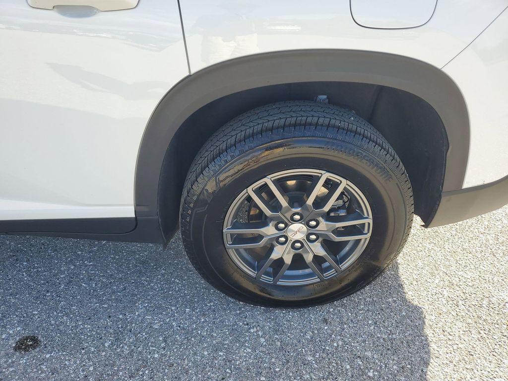 used 2025 GMC Acadia car, priced at $35,987