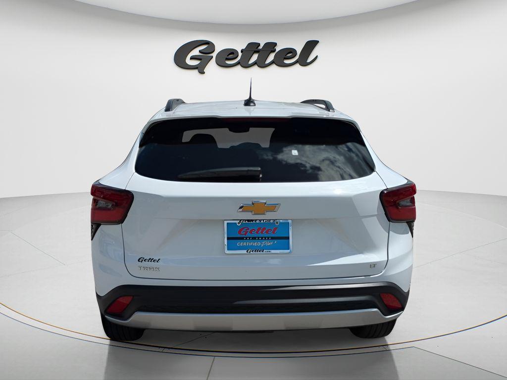 used 2024 Chevrolet Trax car, priced at $23,871