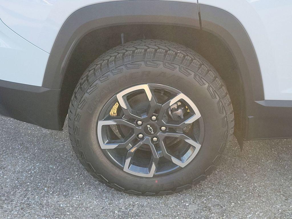 new 2026 Chevrolet Equinox car, priced at $35,006