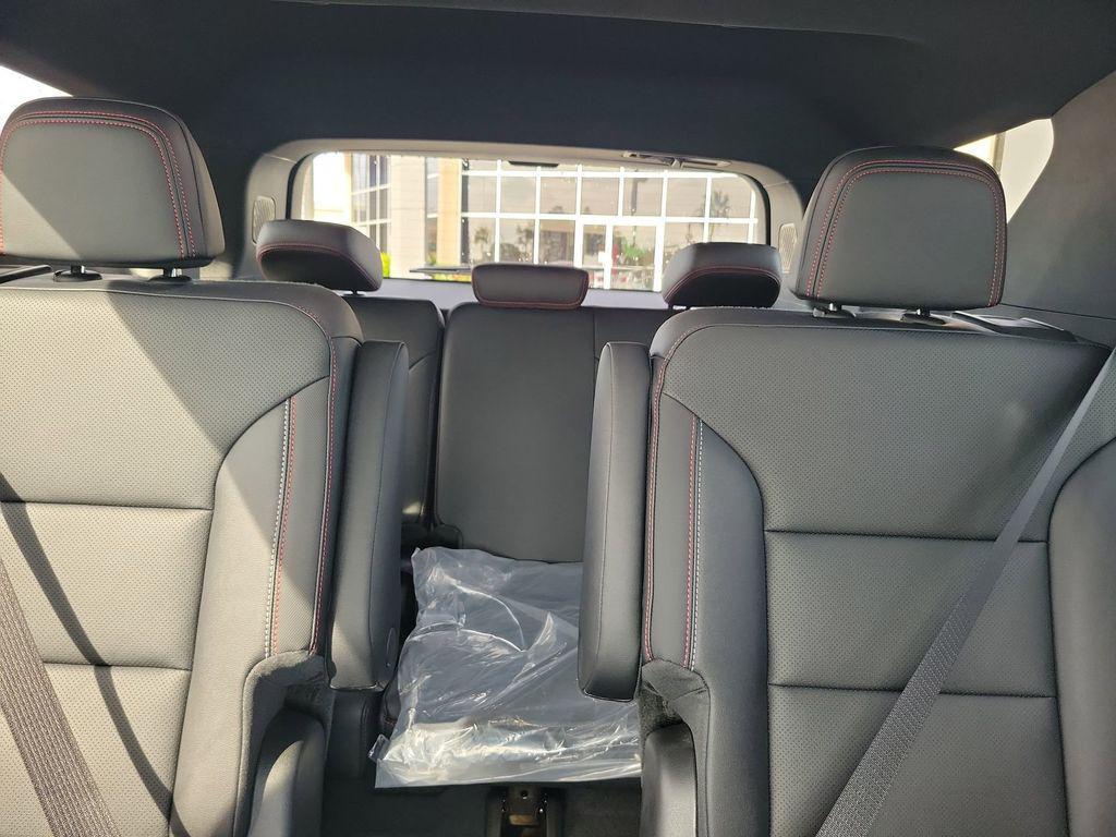 new 2026 Chevrolet Traverse car, priced at $55,032