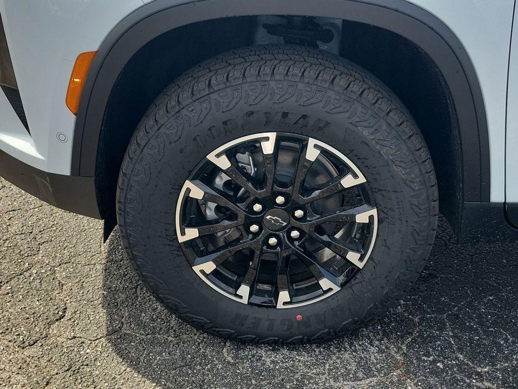 new 2026 Chevrolet Traverse car, priced at $55,032