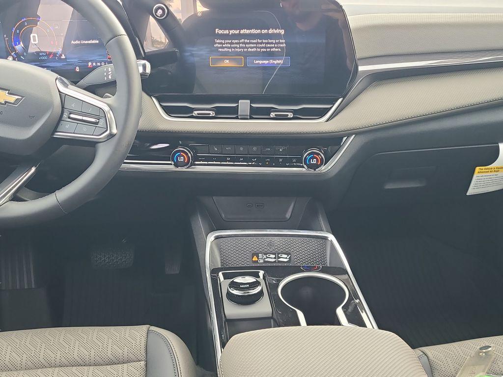 new 2026 Chevrolet Equinox car, priced at $33,128