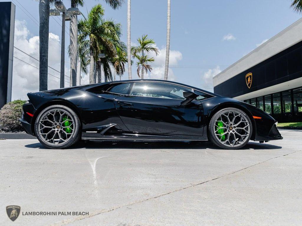 used 2022 Lamborghini Huracan EVO car, priced at $304,951