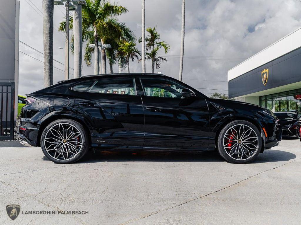 used 2025 Lamborghini Urus car, priced at $304,586