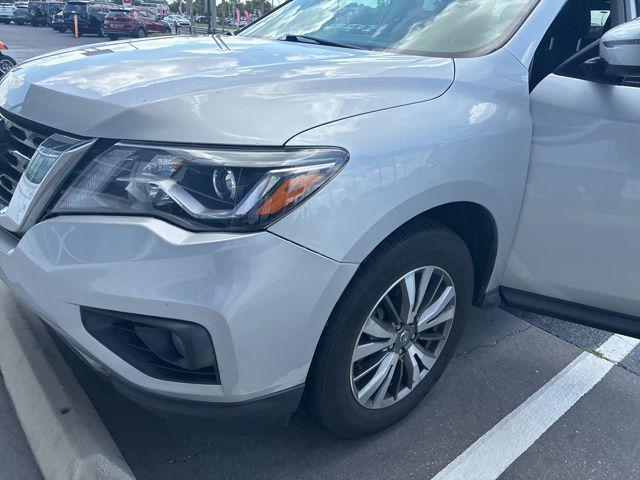 used 2020 Nissan Pathfinder car, priced at $12,305