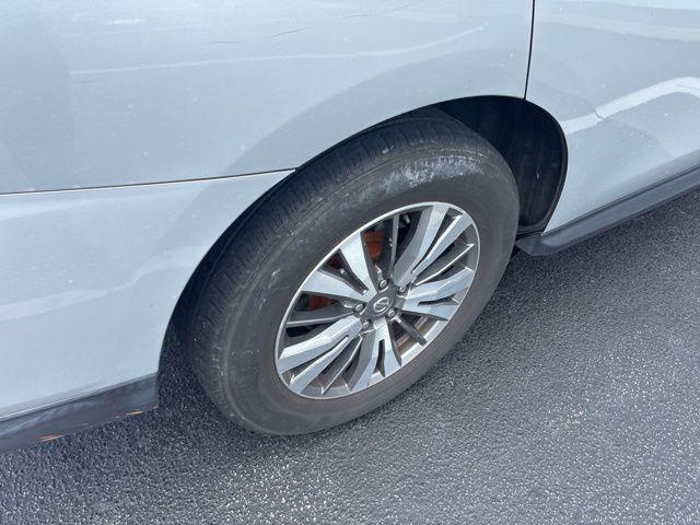 used 2020 Nissan Pathfinder car, priced at $12,305