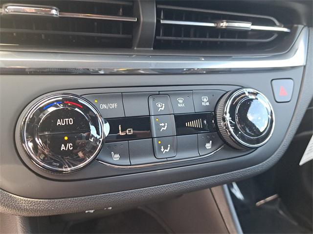 new 2025 Buick Envista car, priced at $24,030