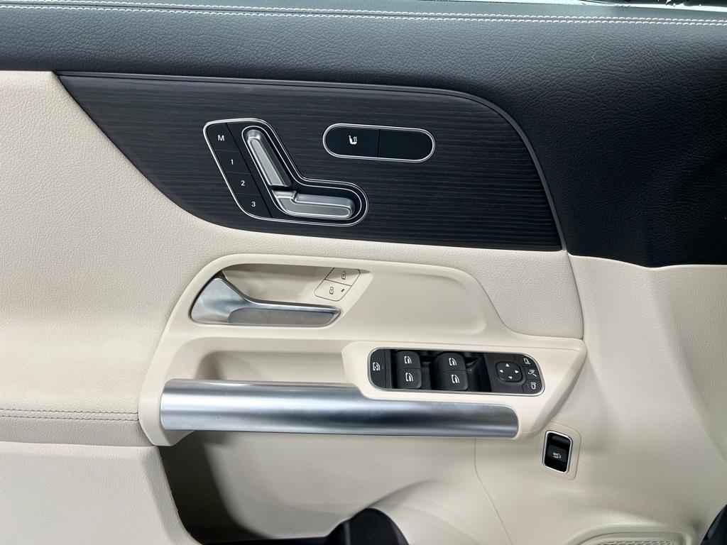 used 2025 Mercedes-Benz GLA 250 car, priced at $42,000