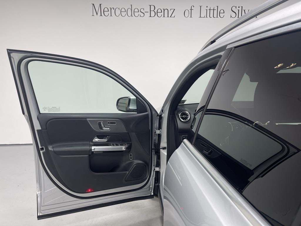 used 2022 Mercedes-Benz GLB 250 car, priced at $31,995