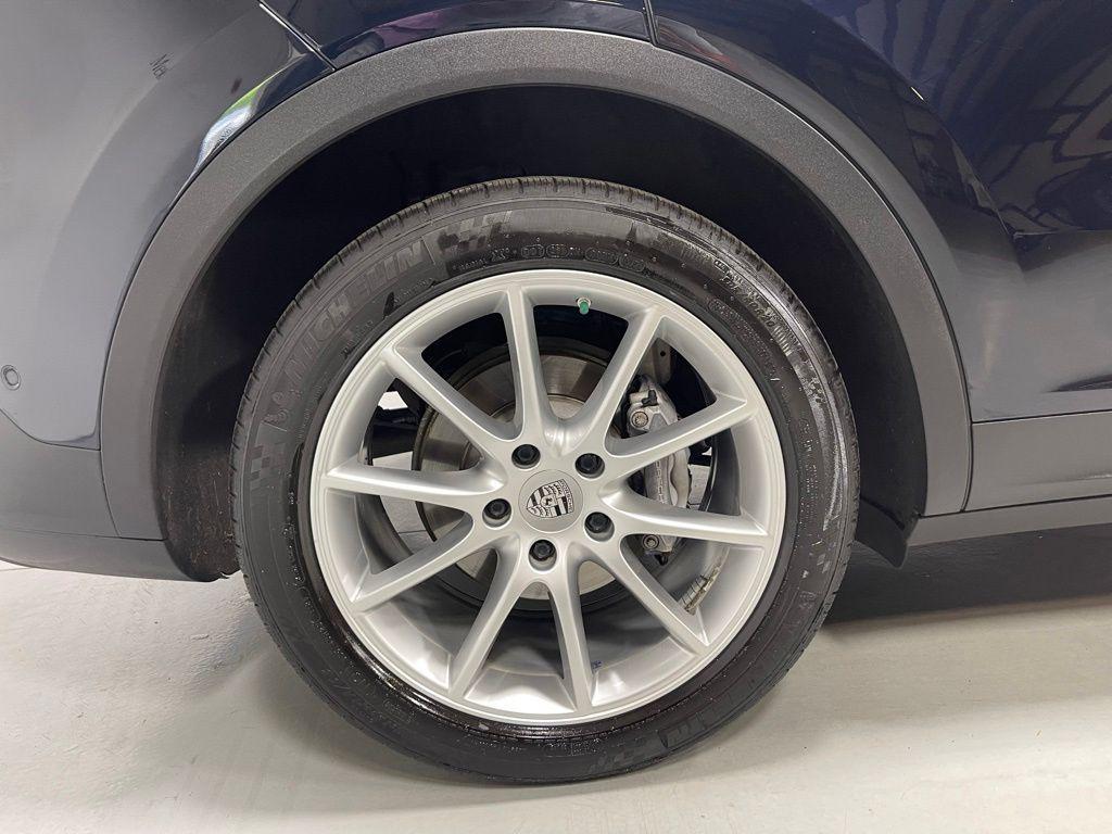 used 2022 Porsche Cayenne car, priced at $53,644